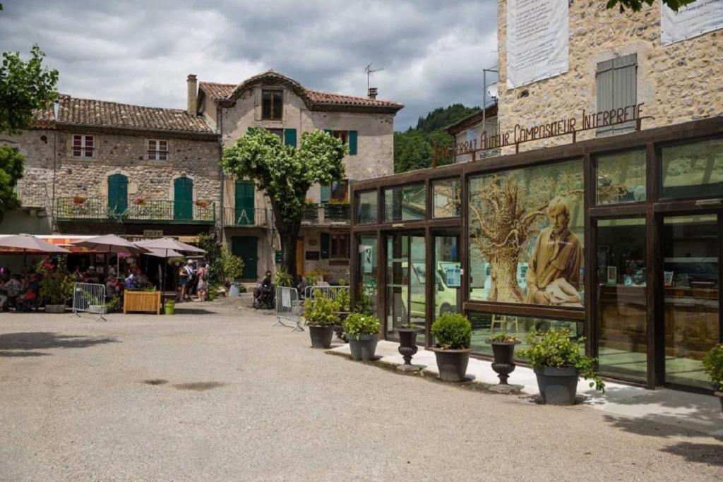 Chalet "Le Petit Olivier" Gites Appart 'Hotel L'Echappee Belle D'Aubenas Logement 2 Sur 3 Dış mekan fotoğraf